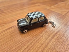 SMALL 5CM CLASSIC BLACK + CHEQUERED ROOF MINI COOPER DIECAST TOY CAR KEYRING