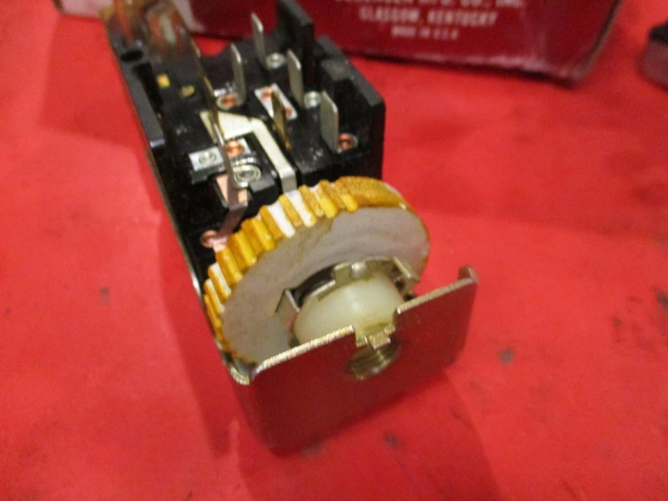 FORD-TORINO-MERCURY-COUGAR-LINCOLN -- 1968-1978 - INTERRUPTOR DE FAROS NUEVO-EE. UU. Foto 4 de 4