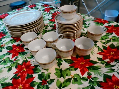 Signature Collection Queen Anne Select Fine China Japan 31 pieces