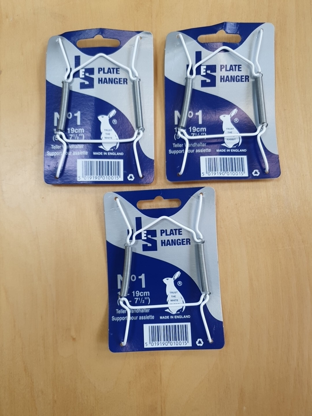 White Wire Plate Hanger Size 1 To Fit Plate 13cm - 19cm (5.5""-7.5"") Quantity x 3