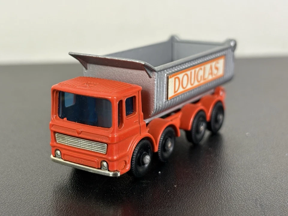 New - Matchbox Series #51 Douglas 8 Orange Tipper Lesney - w/ original Box - Image 4 of 4