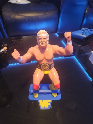 WWF Hulk Hogan LJN 1984 INCLUDES BELT & WWF STAND...