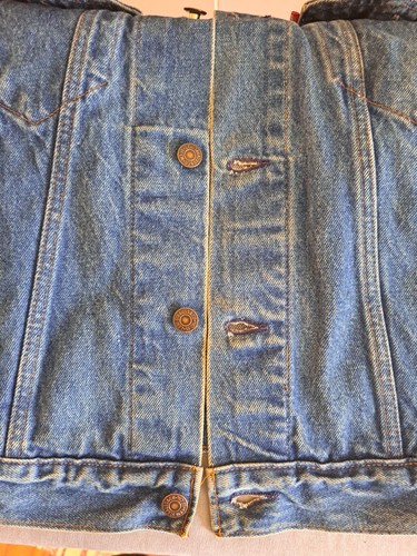Vintage Levi’s 70506 - 0216 Type III Denim Trucker Jacket 44R by Levi's, $85 - Photo 13