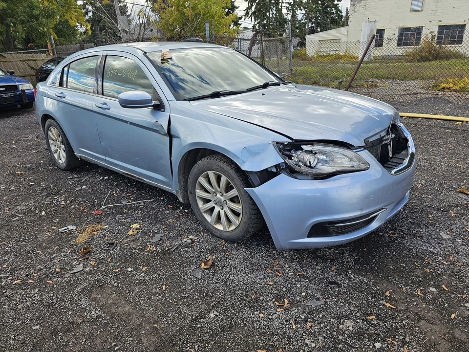 Used Front Right Exterior Door Handle fits: 2012 Chrysler 200 assembly Sdn paint Foto 4 de 4