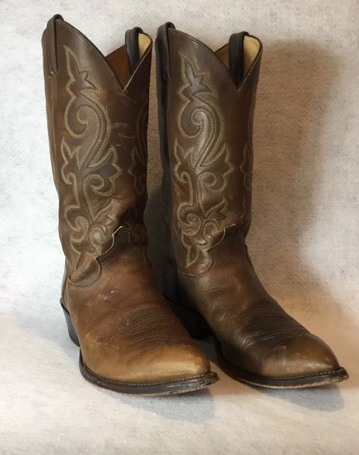 extra wide cowboy boots mens