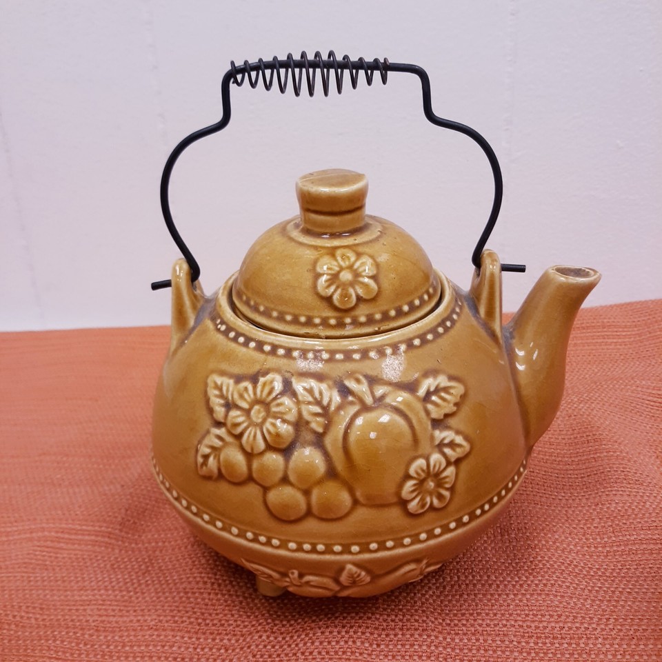 ROYAL SEALY Stone Kraft Gold Tea Set Teapot 2 Cups, creamer & sugar