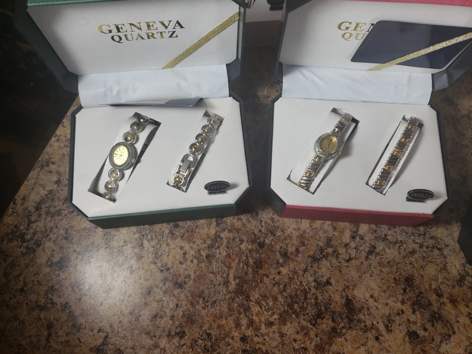 Combo de 11 relojes y brazaletes Geneva precio de venta sugerido por el fabricante $250.00ea oro plata conjunto de corazones RONICA  Foto 3 de 4