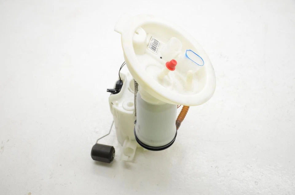 2014-2016 BMW 435i Convertible 3.0L Fuel Pump Assembly 724397516 - Image 2 of 4