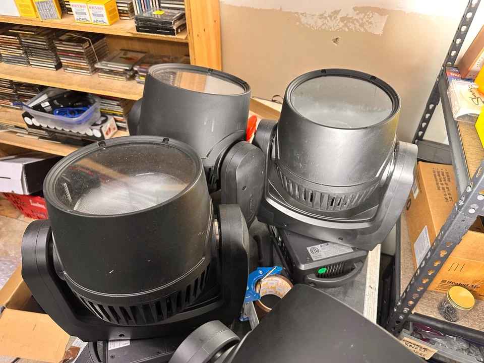 Elation Fuze Wash 575 Cool White LED Wash Light w/Zoom - Snoot & Clamp - Image 4 of 4