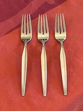 International Silver 1847 Rogers Bros Stainless Concept 3- Dinner Forks 7 3/8"