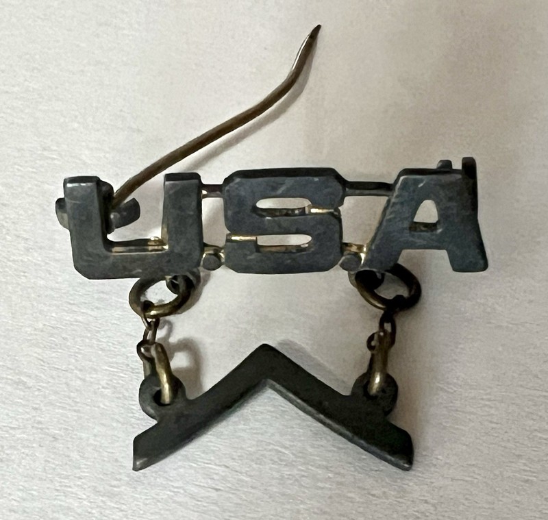 Sweetheart Pin WW2 Silver USA Brooch Private Soldier Army Vintage WWII Chevron