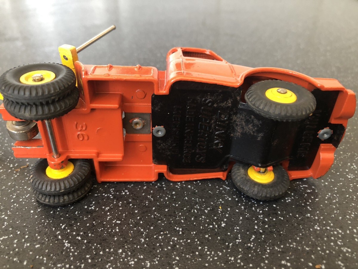 DINKY TOYS FRANCE original - Tracteur Fardier Willeme avec bois réf 36 DINKY TOYS FRANCE original - Tracteur Fardier Willeme avec bois réf 36