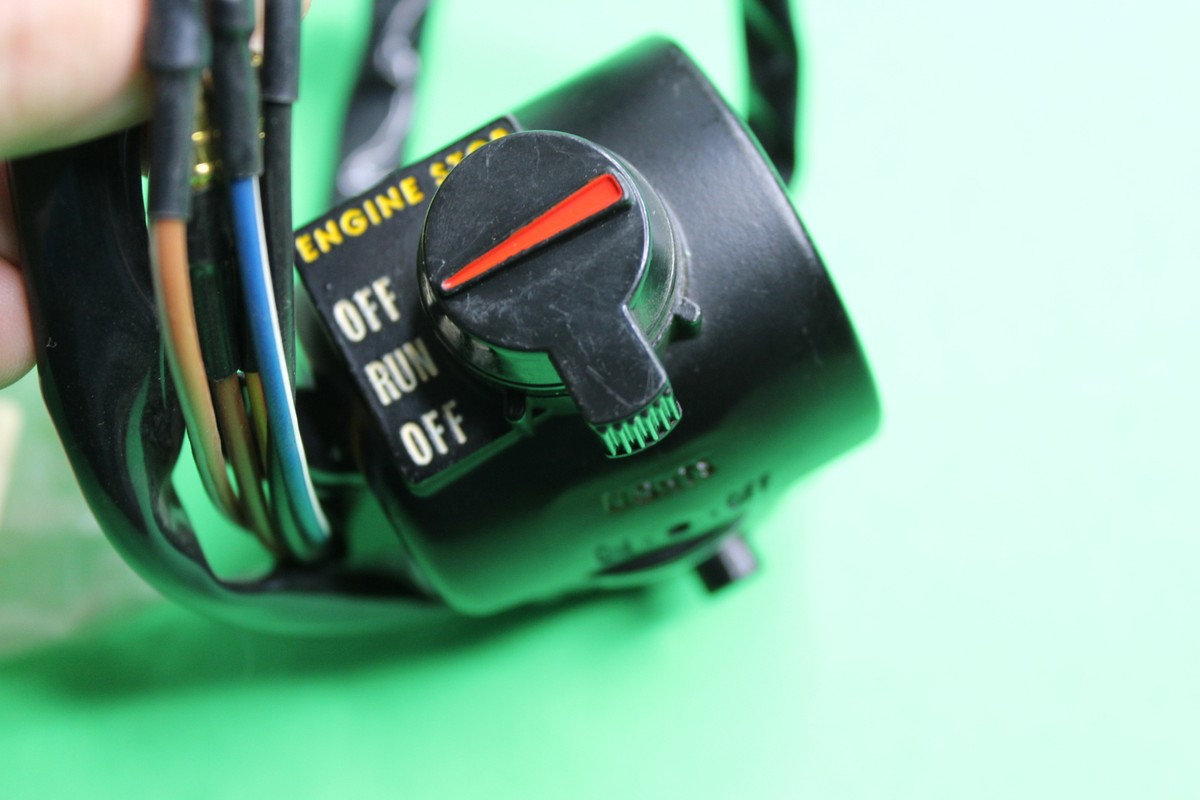 n s•*¨*•.¸♬︎ Rear Roof Lights Rocker Switch - SPST - ON/OFF switch - The