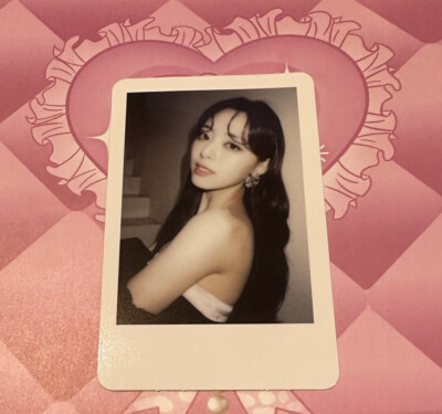 Itzy Cheshire Yuna Pre Oder Benefit Polaroid Kpop