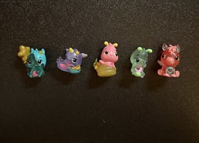 Hatchimals Coral Castle Playset W/ 5 Colleggtibles Assorted Figures