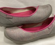 Crocs Women's Gray Pink Duet Busy Day 202044 Slip On Comfort Flats Size 7