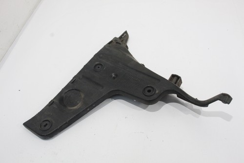 Rear bumper mounting bracket