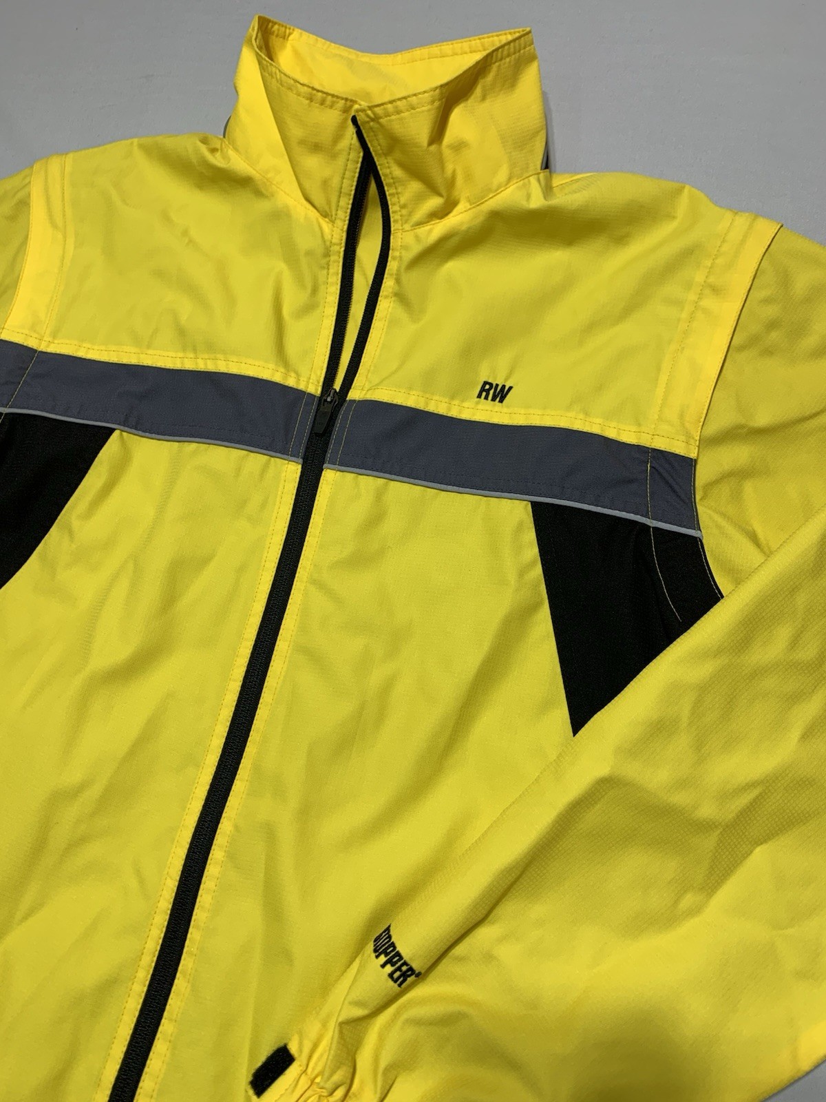 Runners World Windstopper Softshell Jacket Remova… - image 3