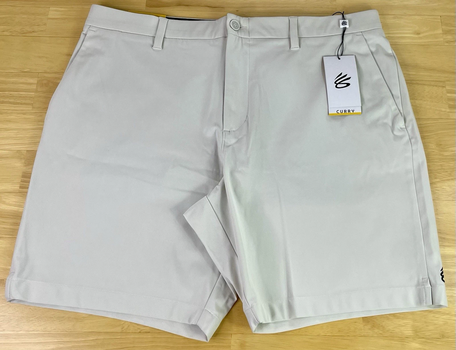 Under Armour UA Curry Splash Summit White Golf Shorts 6006577 110, Men 38 - NWT