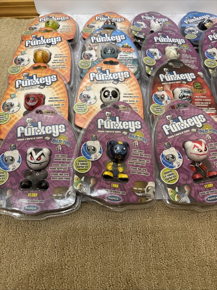 UB Funkeys Lote de 15 Funkeys Sellados de Fábrica Todos Diferentes Ver Fotos Foto 2 de 4