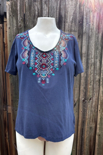 T-shirt Solutions ricamata top L blu navy maniche corte collo scoop era nativa azteca - Foto 13 di 13