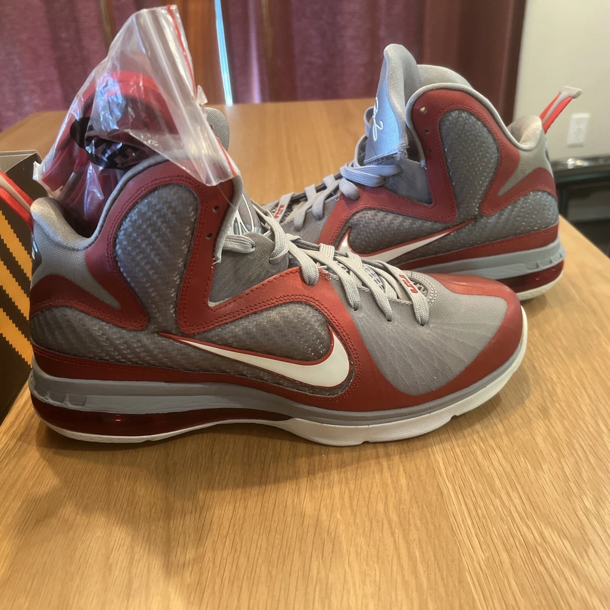 Nike LeBron 9 Ohio State for Sale | Authenticity Guaranteed  display picture 3