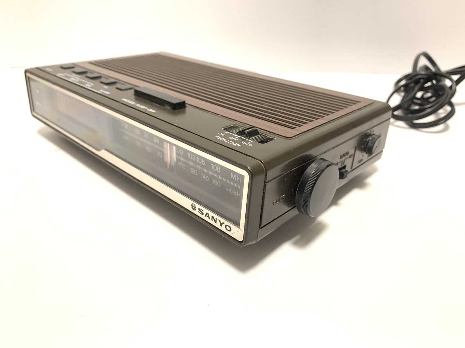 Sanyo Clock Radio AM/FM Alarm Clock 1985's Model RM5005 Faux Woodgrain