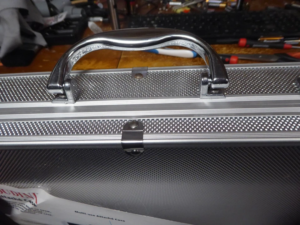 TOP OF RANGE HOUDINI LEVER CORKSCREW, 2013, WINE BOTTLE OPENER + COOLER ETC  - Image 2 of 4