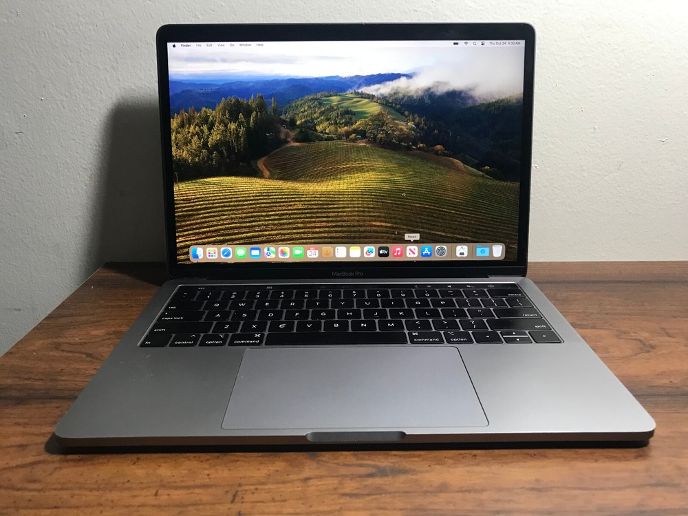 Apple 13 inch Macbook Pro  Laptop 2018, i7,  16GB RAM, 500 SSD !!
