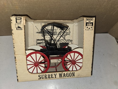 2 Vintage Mint In Box lata 90. ERTL Diecast Surrey Wagon, Ford, Hawkeye Truck, Ciągnik - Zdjęcie 1 z 14