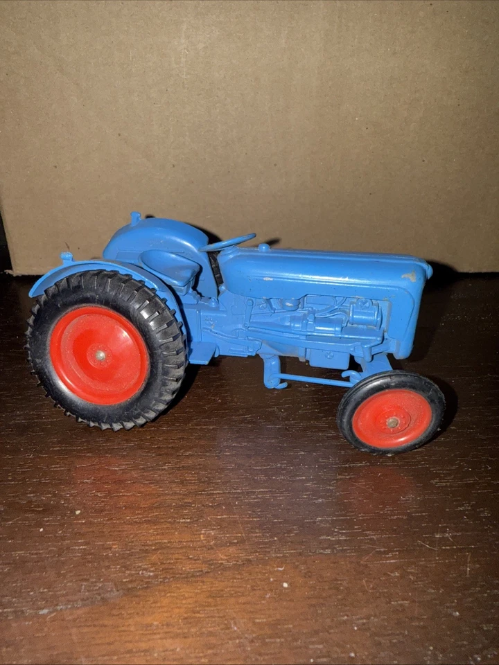 Tractor agrícola Fordson Dexta vintage Crescent Toys Inglaterra escala 1/32 azul en muy buena condición Foto 3 de 4