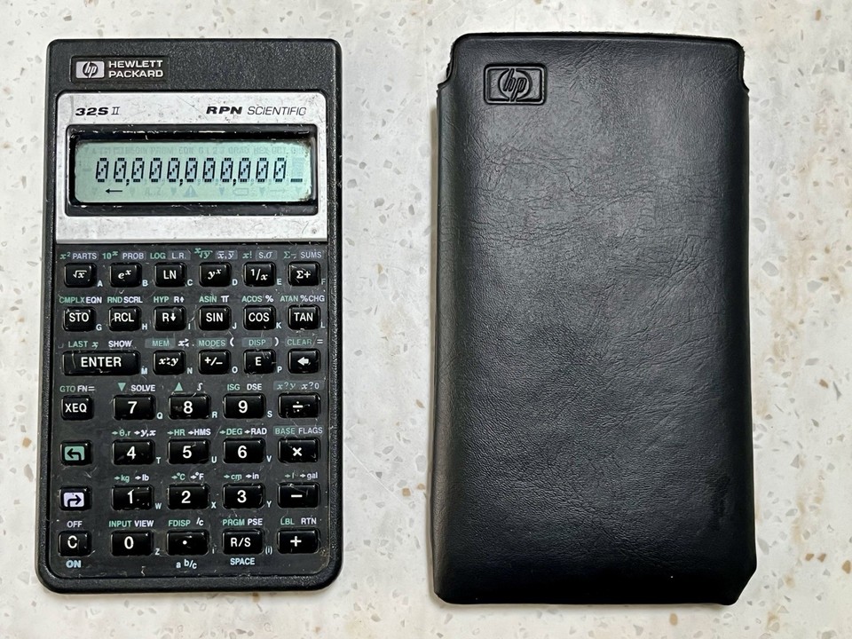 HP 32SII RPN Scientific Calculator Vintage Hewlett Packard 32S II w/ Case