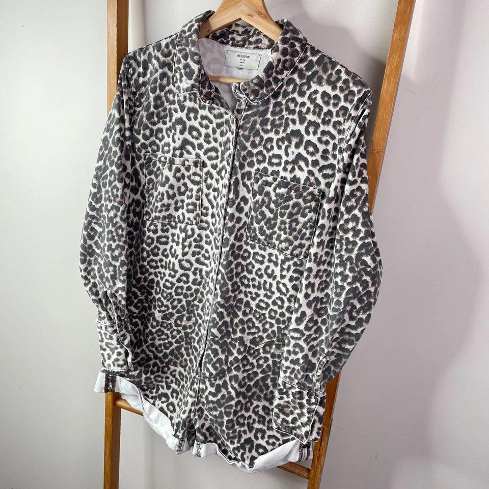 Mono One Teaspoon para mujer pequeño negro leopardo denim frente a presión manga larga Foto 3 de 4