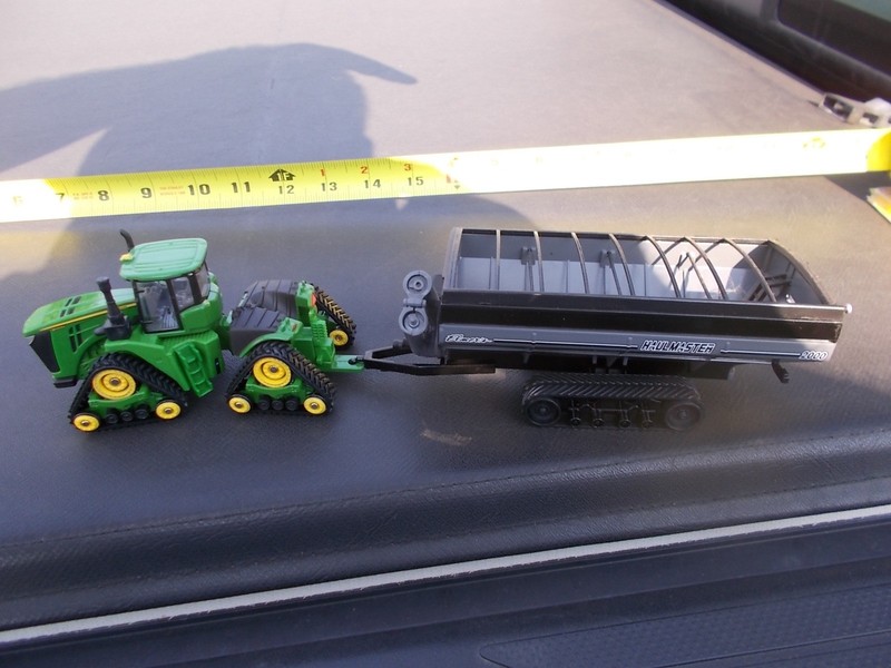 Ertl John Deere 9470RX Quad Tractor Spec Cast Elmer's Haulmaster 2000 Grain Cart