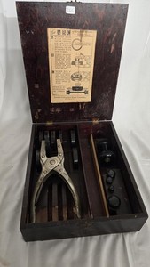 Vintage SUC Watch Crystal Press Set Standard Unbreakable Watch Crystals Inc.