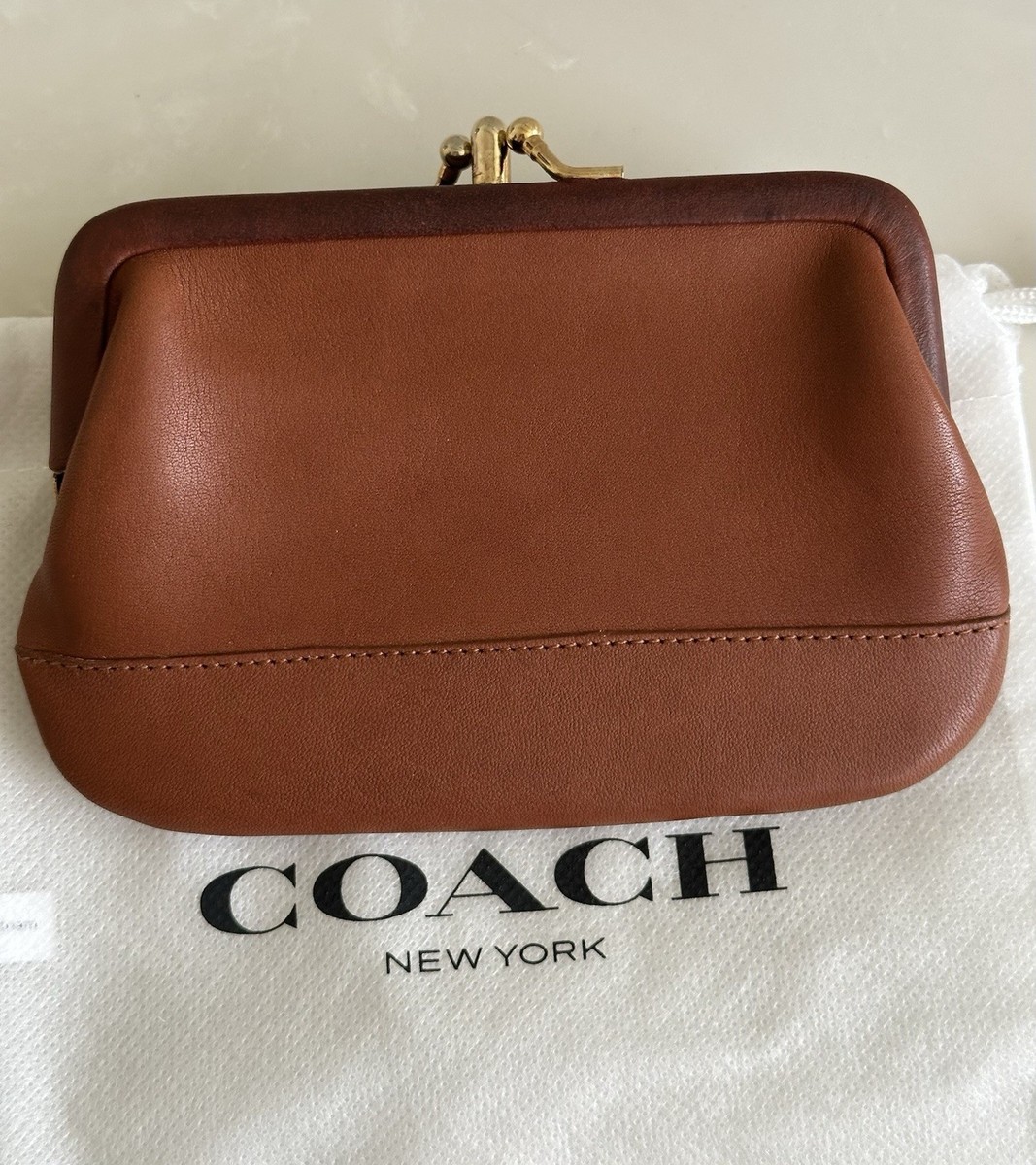小物 Coach kiss lock coin purse Leather Brown Misses Wallet, Vintage Coach Kiss Lock Style, Brown Leather