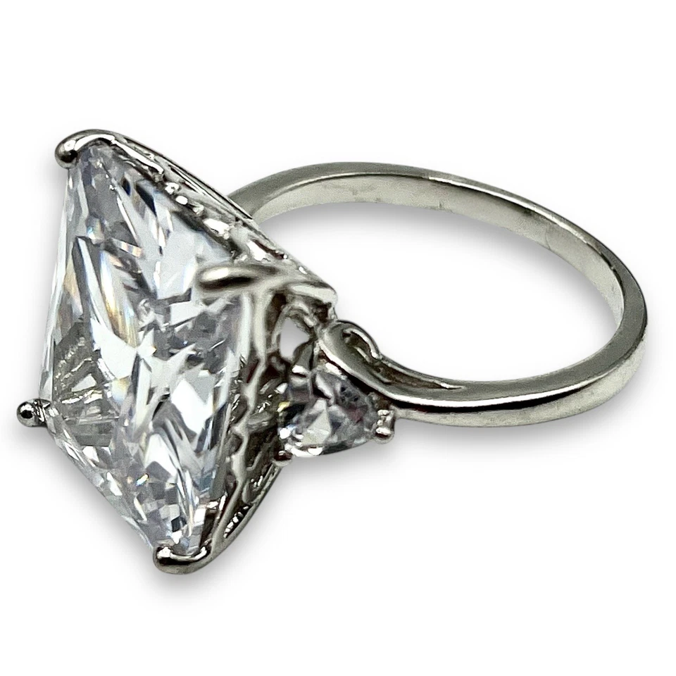 Sterling Silver 3 AAA CZ Ring Sz 6 DBJ Bangkok Ratnaraj Thailand - Image 2 of 4