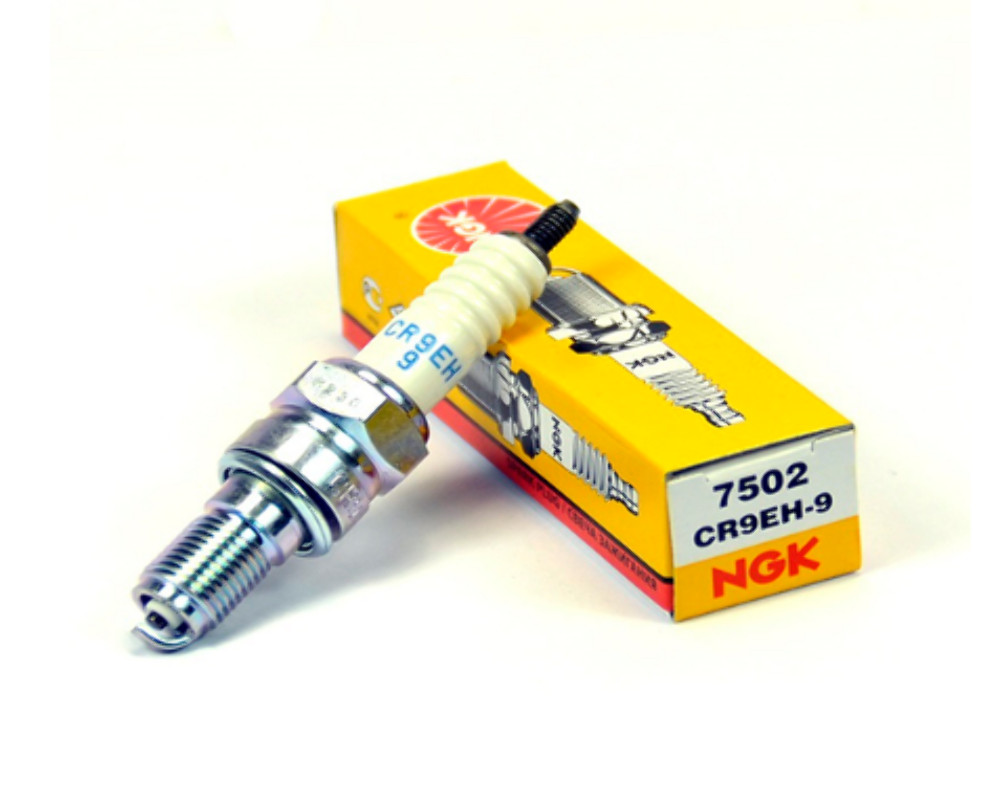 NGK NEW STANDARD SPARK PLUG CR9EH-9 7502 QTY-3