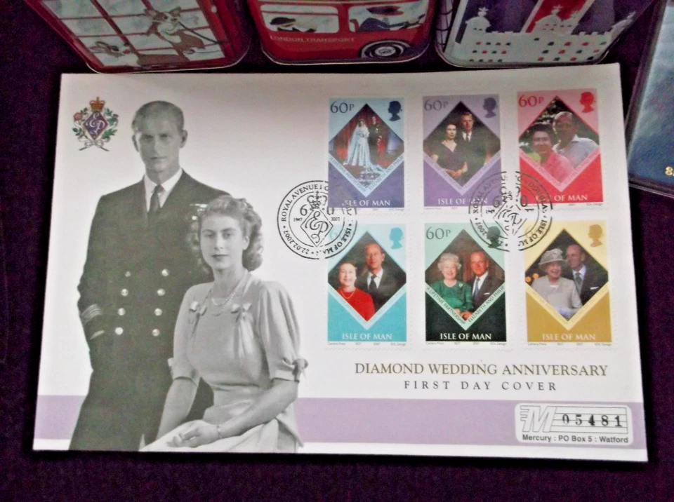 Royals Queen Elizabeth Commemorative Collectables Lot - Image 2 of 4