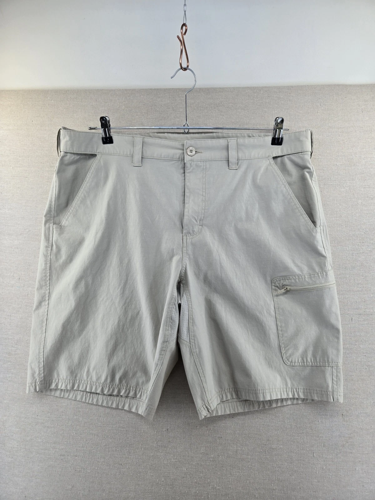 Huk Fishing Shorts Mens XXL Beige Next Level 10.5" Quick Dry Performance