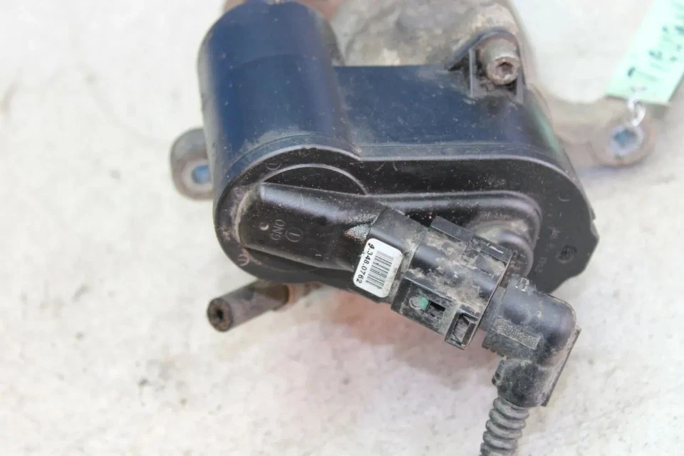 VW Tiguan 5N Bj.11 Bremssattel Bremszange mit Stellmotor hinten rechts 32332267 - Bild 4 von 4