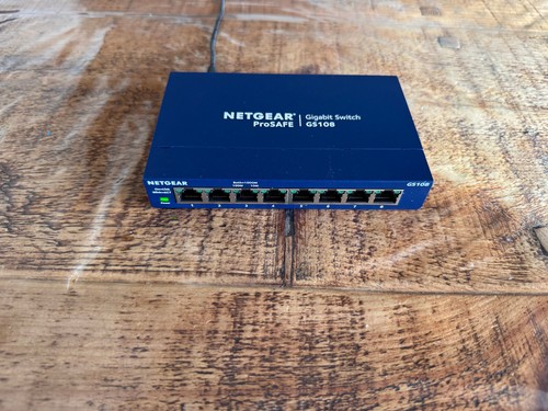 Netgear GS108 with 8 Port Gigabit Ethernet Unmanaged