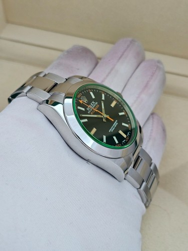 Rolex Milgauss Black Watch with Oyster Bracelet - 116400GV 2020 Full Set - Picture 2 of 17