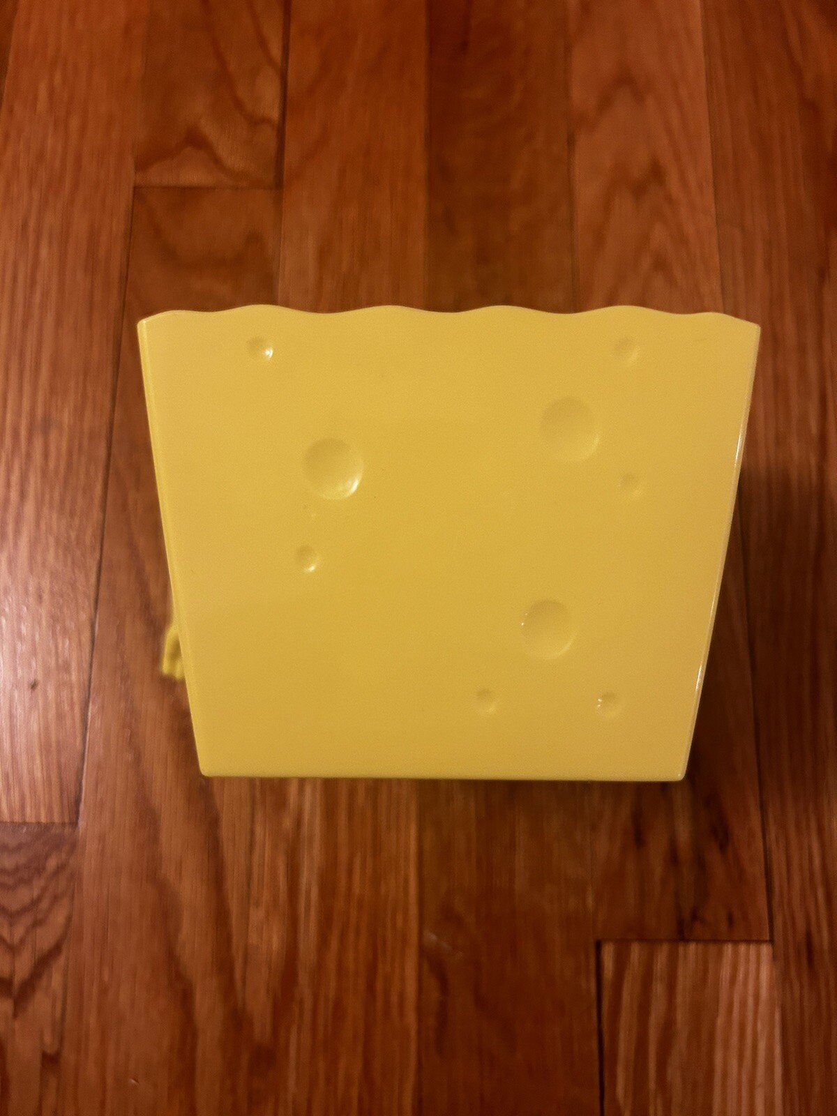 SpongeBob SquarePants Square Plastic Container Bin Box with Moveable Arms 5x5x4