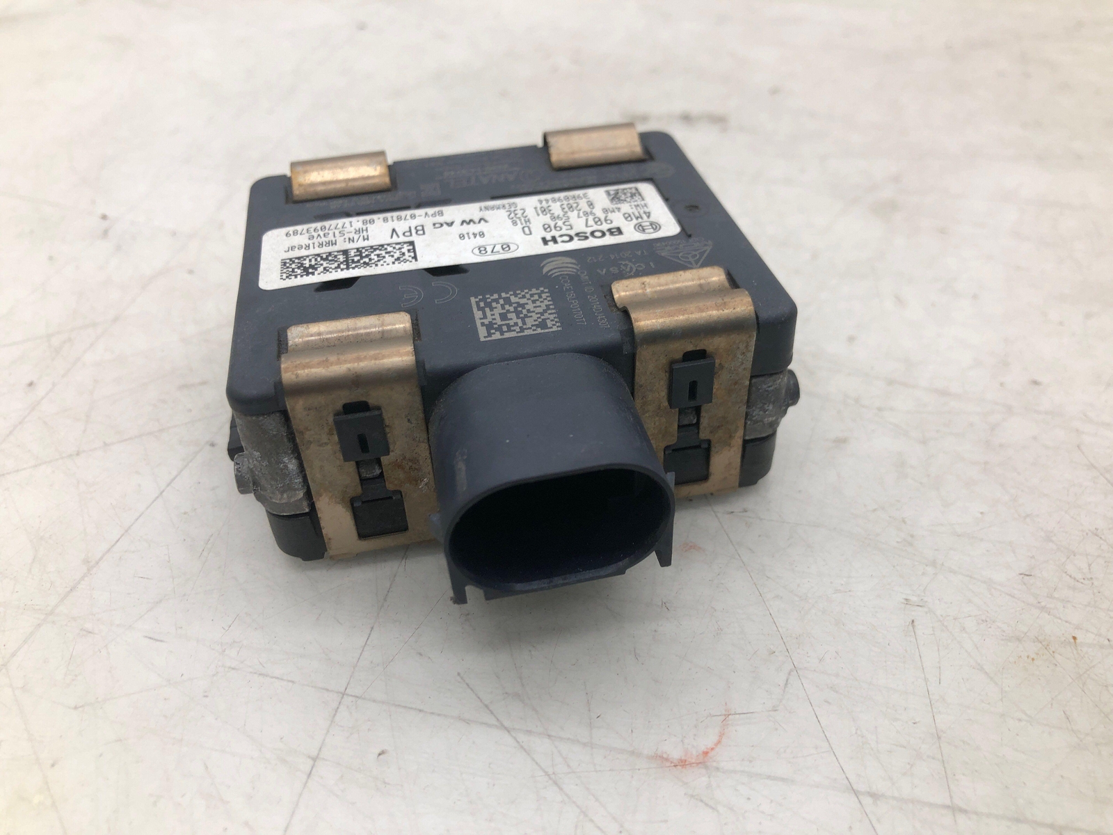 2016-2020 BENTLEY BENTAYGA LEFT REAR BLIND SPOT LANE CHANGE ASSIST SENSOR MODULE