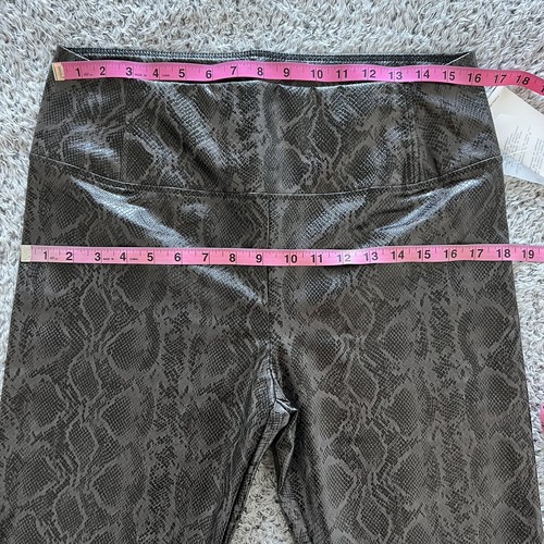 7 For All Mankind Faux Leather Snakeskin Textured Leggings Size L Pull On NWT - Picture 3 of 6