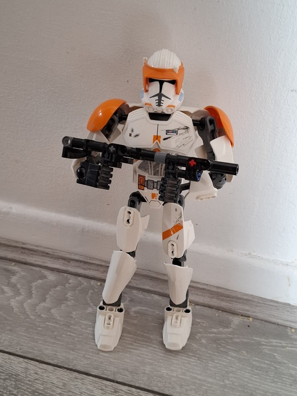 Lego 75108 Star Wars Clone Commander Cody Buildable Figure - Incomplete