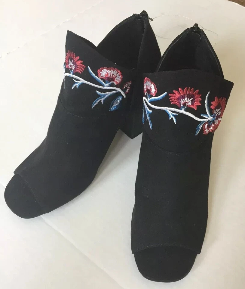 “Talana” by Carlos Santana Black Embroidered Peep-Toe Booties 10M NWOB - Image 2 of 4