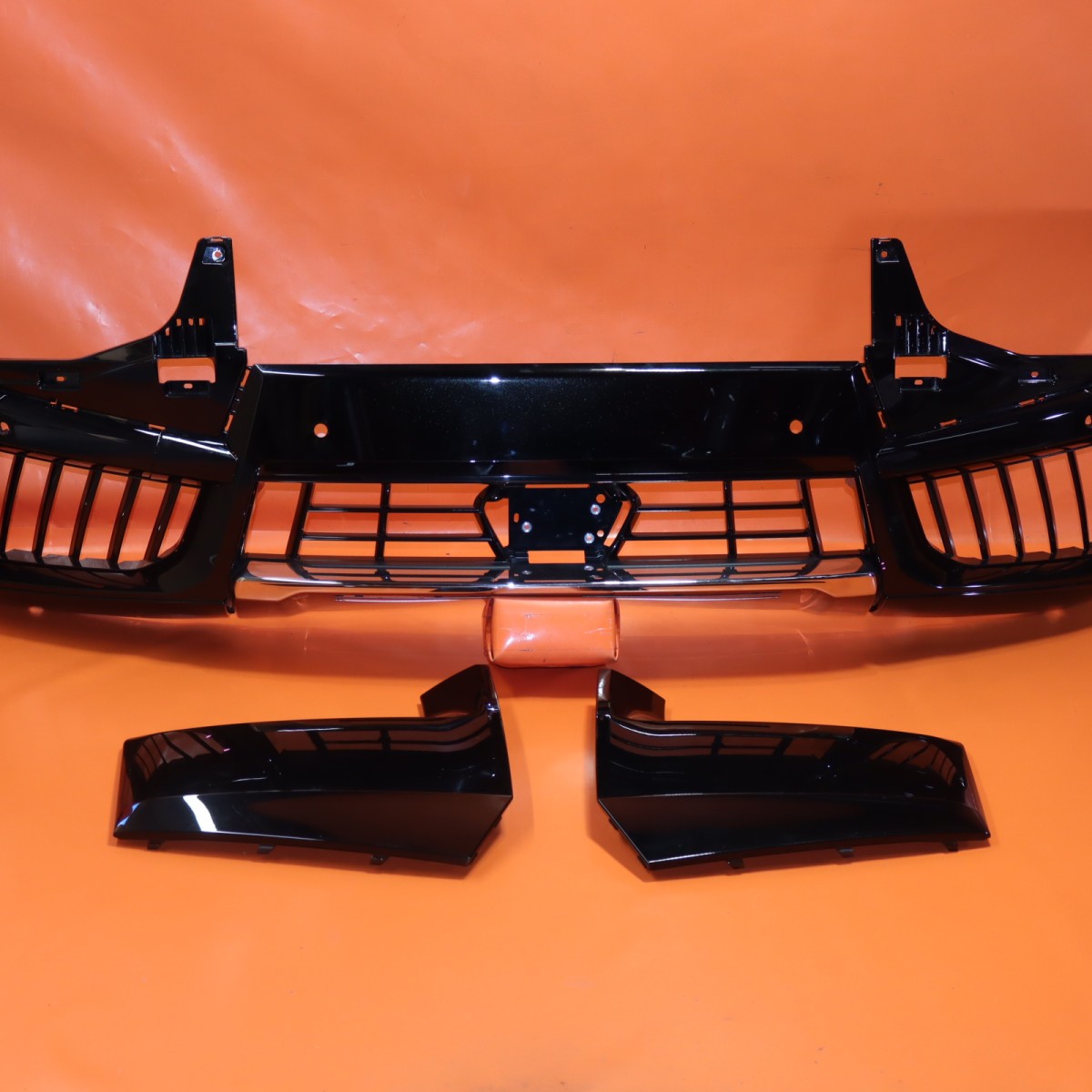 Rolls-Royce Cullinan 2025-2026 Front Bumper Black