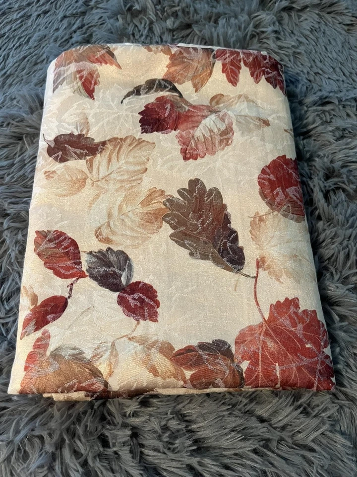 2 Autumn Leaf Tableclothes & Set Rectangle Round 4 Napkins Fall Thanksgiving - Image 3 of 4